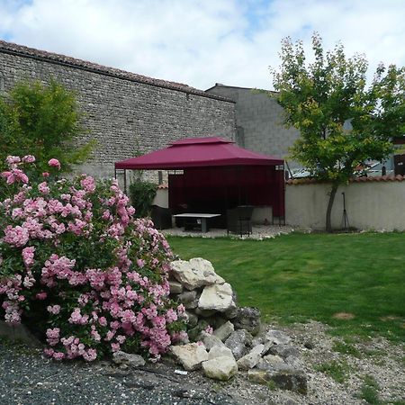 Maison Blanc Bed & Breakfast Gibourne ภายนอก รูปภาพ